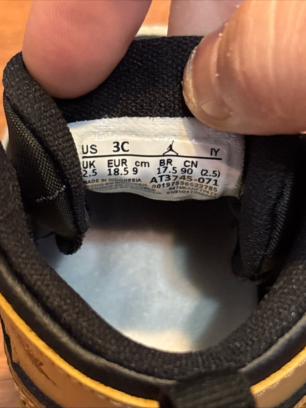 Air Jordan 1 Retro OG Crib Bootie Black Gold AT3745-071 Baby Shoes Sz 3C NWOB - Picture 7 of 7